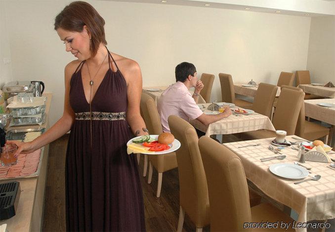 Promenade City Hotel Budapest Restaurant photo