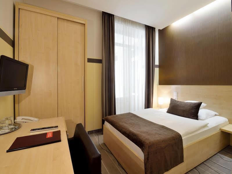 Promenade City Hotel Budapest Exterior photo